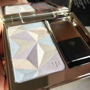 刚认识的女生适合什么化妆品,女孩一定应该拥有的化妆品