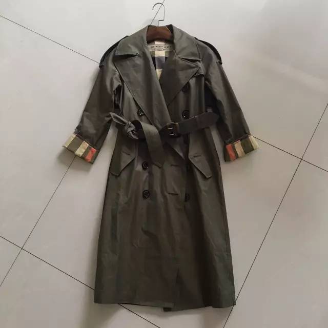 巴宝莉风衣回归现实,5万的巴宝莉风衣