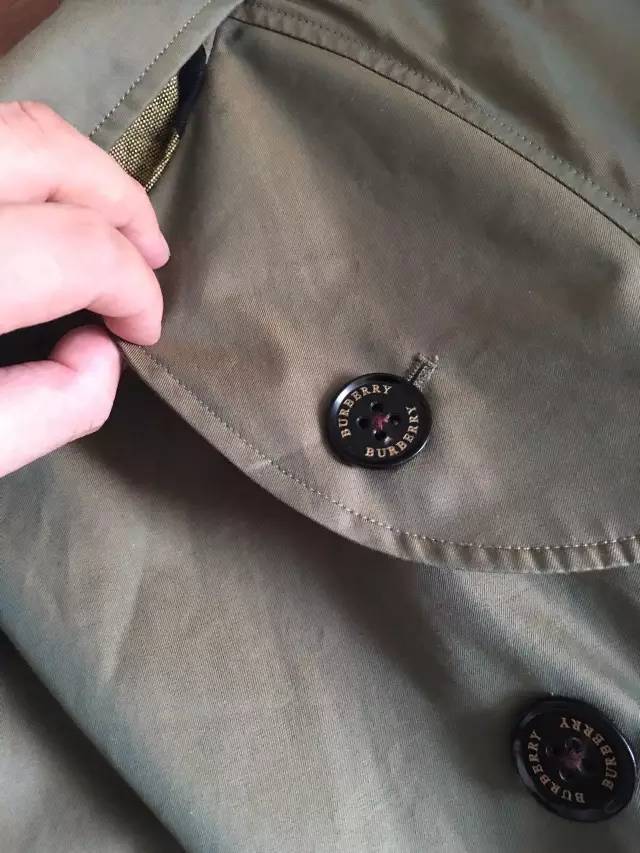 风衣巴宝莉12000,巴宝莉风衣回归现实