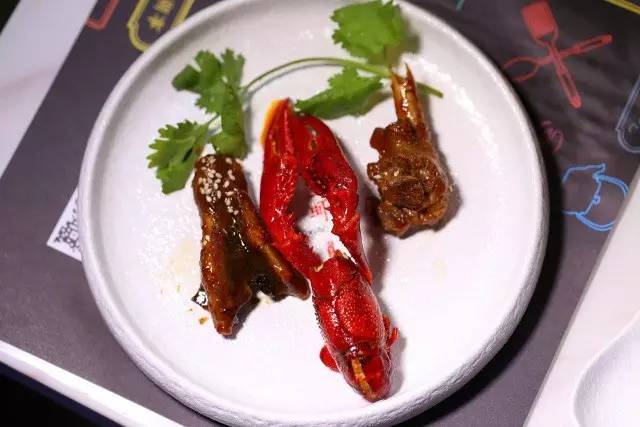 小龙虾的各种口味的做法,广东小龙虾的正确吃法