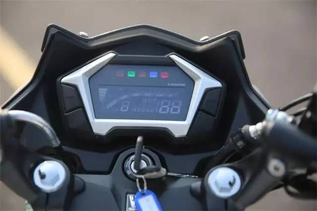 力帆kpr150和豪爵df150哪个好,豪爵df150适合年轻人吗