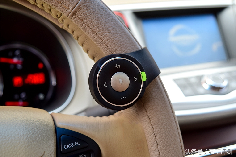 如何将手机hud投屏到汽车,全语音导航控制