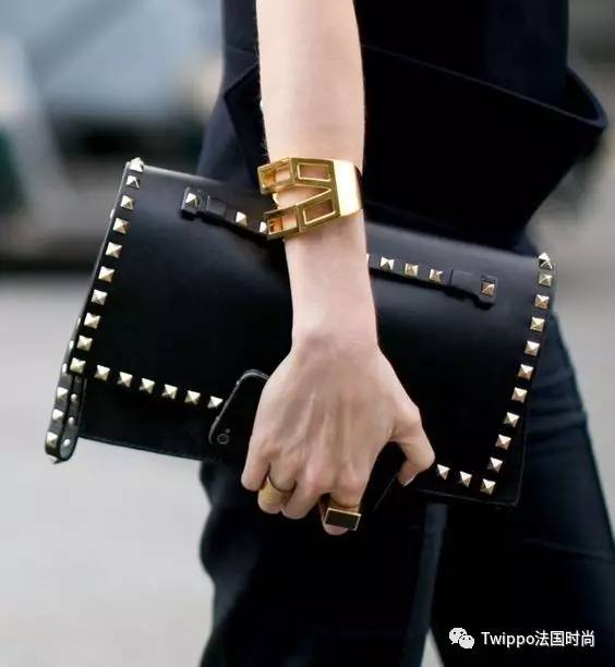 现在还流行挎肩包吗,现在流行手提包还是链条包