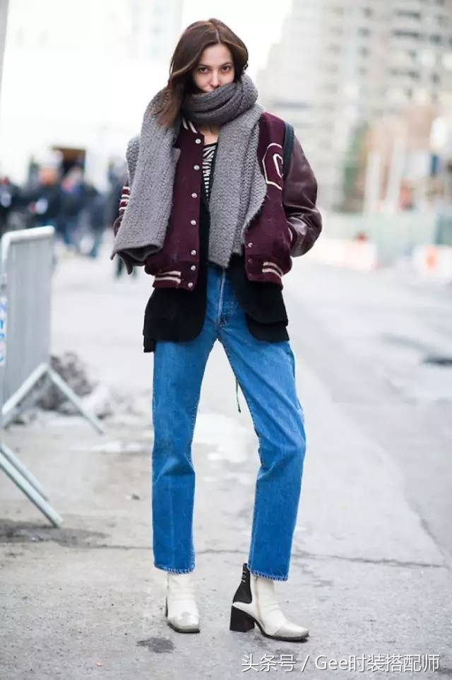 牛仔裤的搭配技巧让你穿出青春感,牛仔裤怎么搭配显得又高又好看