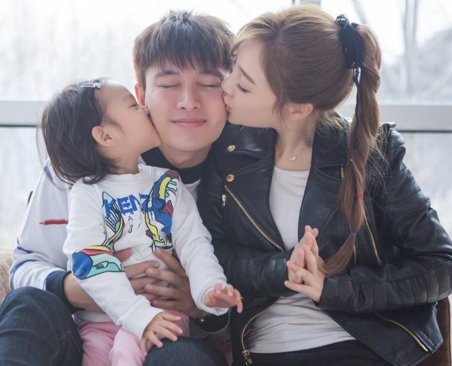 一年级小朋友喜欢老师的原因,一年级小朋友与老师关系融洽