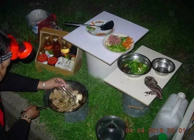 带着老伴穷游,开房车带老伴穷游