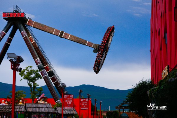 历史底蕴与现代繁华在此交融,历史与现代并存的城市