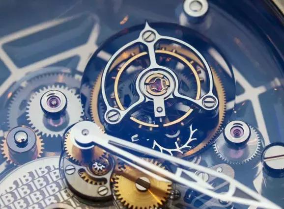 同样是抵消地心引力,卡罗素和陀飞轮有什么区别?