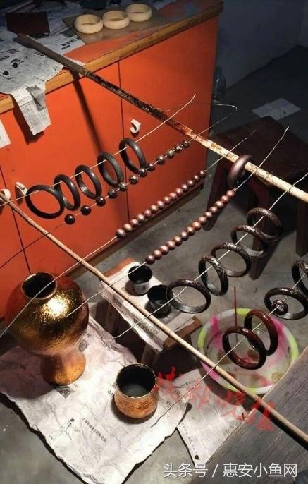 看看人家的课代表，男生制作53个手镯送全班女生！