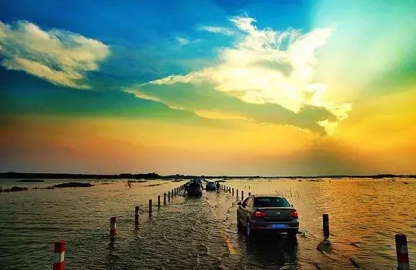 中国最新水上公路视频,中国首条水上公路视频
