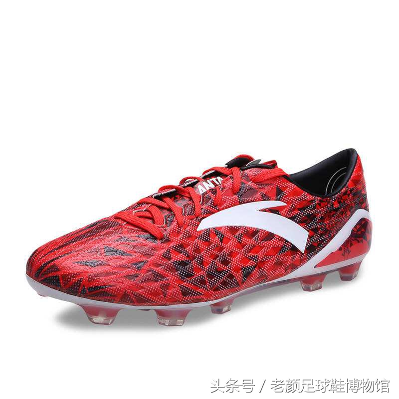 专业的足球鞋有哪几个品牌,曾经的足球鞋知名品牌有哪些