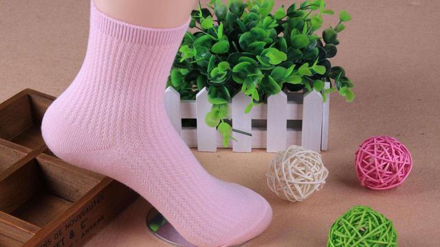 脚跟干裂不用怕，掌握这5个小方法，自己在家就能轻松预防