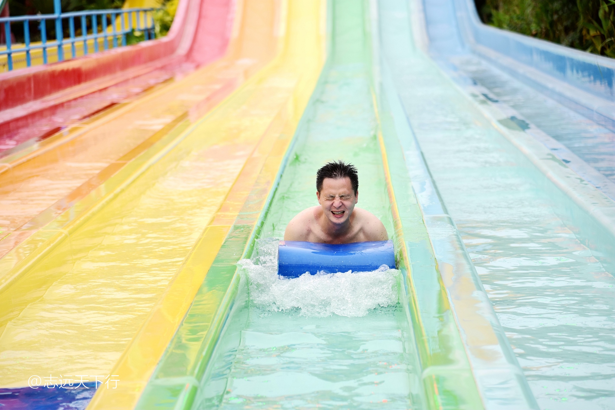 最美的女童海南,最美的小女生去游乐场玩