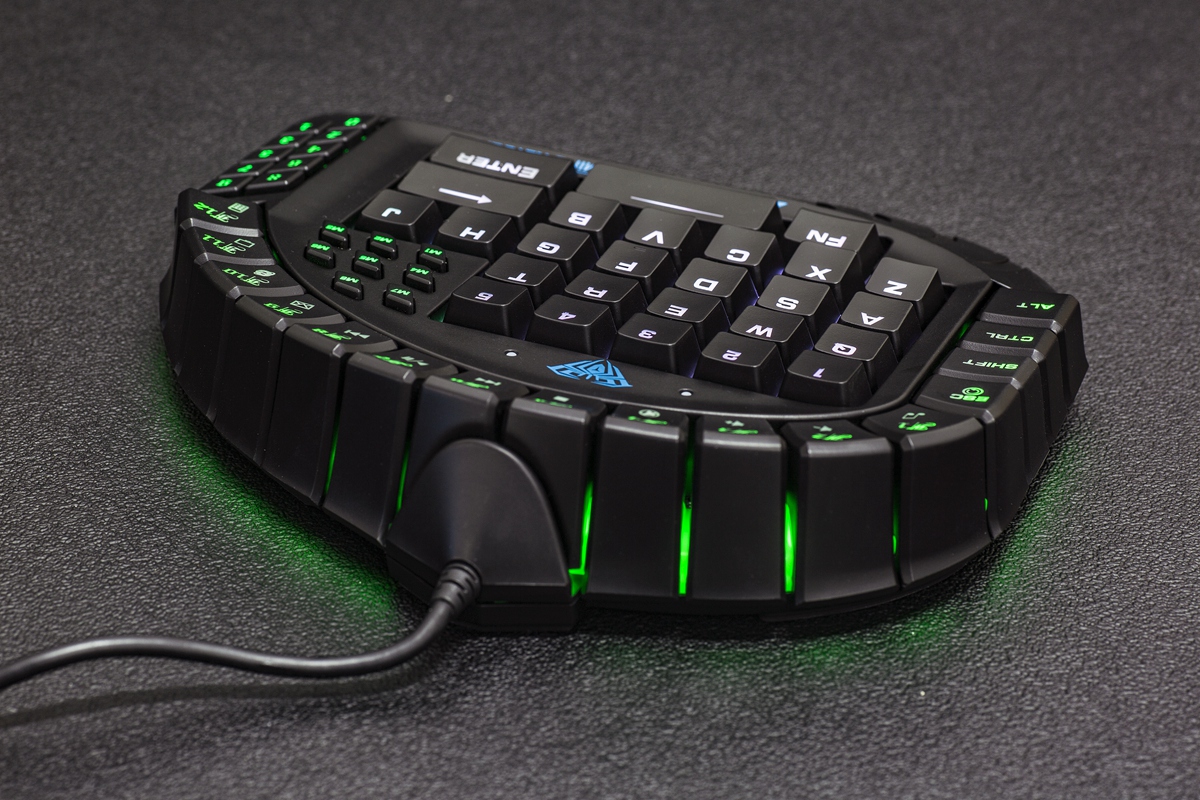 狼蛛掌控者单手键盘,狼蛛单手键盘