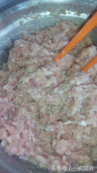 自己做的肉丸子好吃放心,怎样做肉丸子q弹松软入口即化