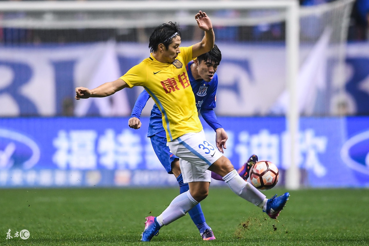 中国足球十佳任意球,中国最强十大足球球员是谁