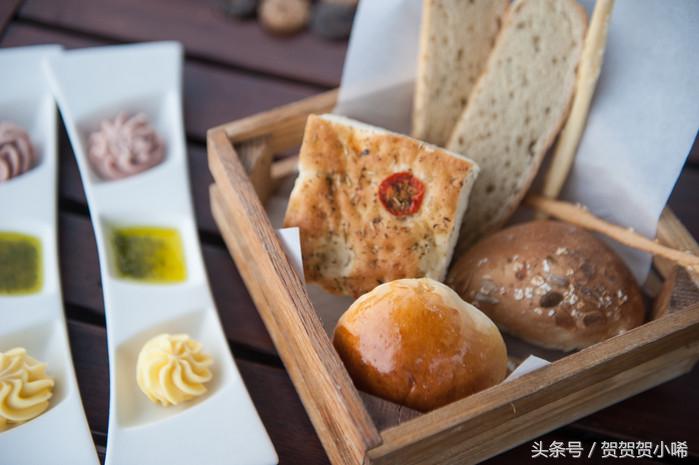 玄学大师香港李居明,李居明大师讲聚宝盆应该放啥