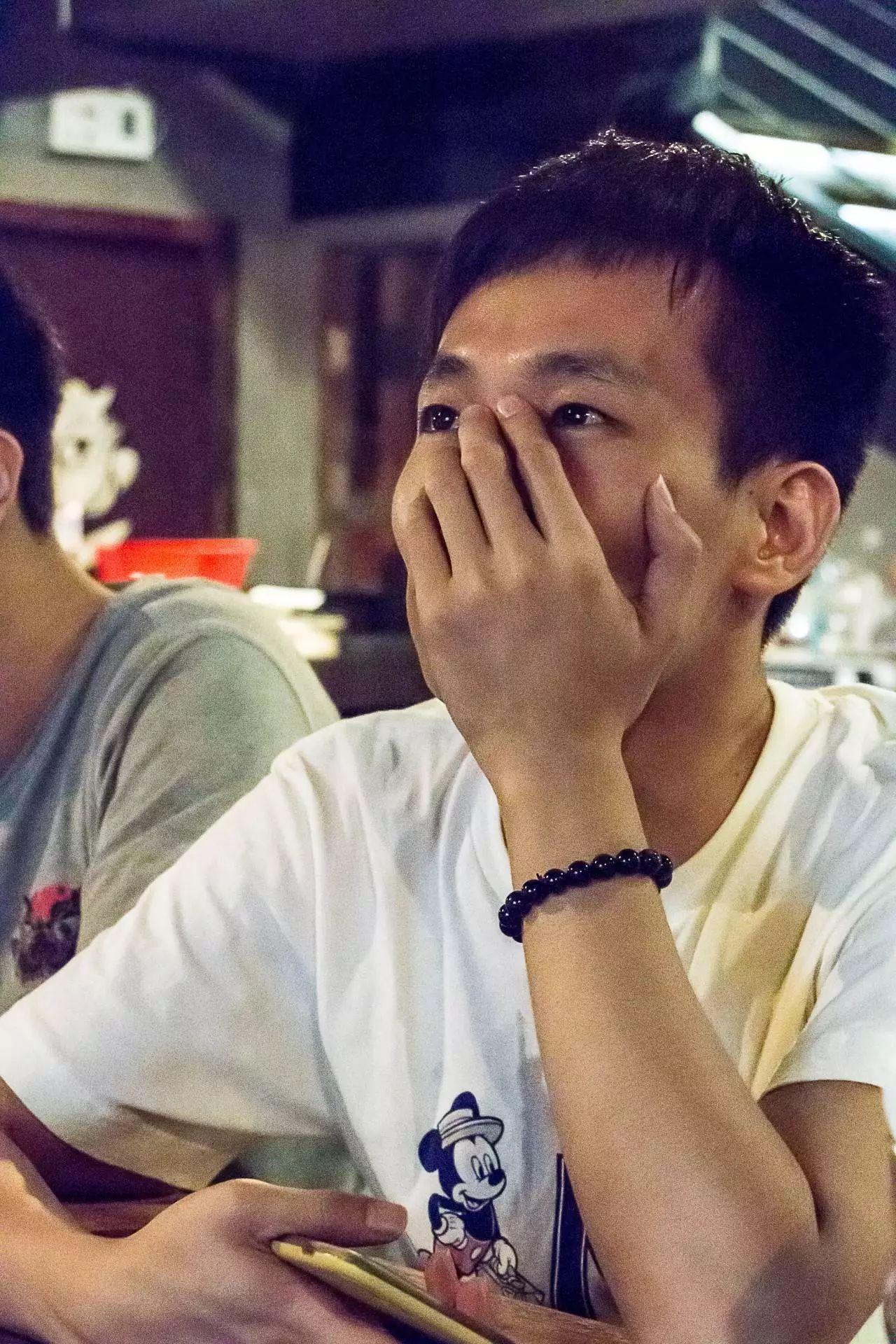 iPhone10来了，直击广州果粉守夜现场！阿里超级会员太疯狂