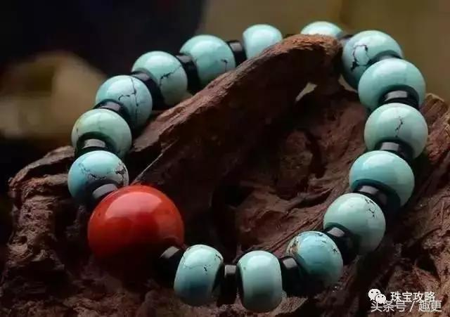 男士佩戴手串是左手还是右手,男士黄金貔貅手串佩戴方法