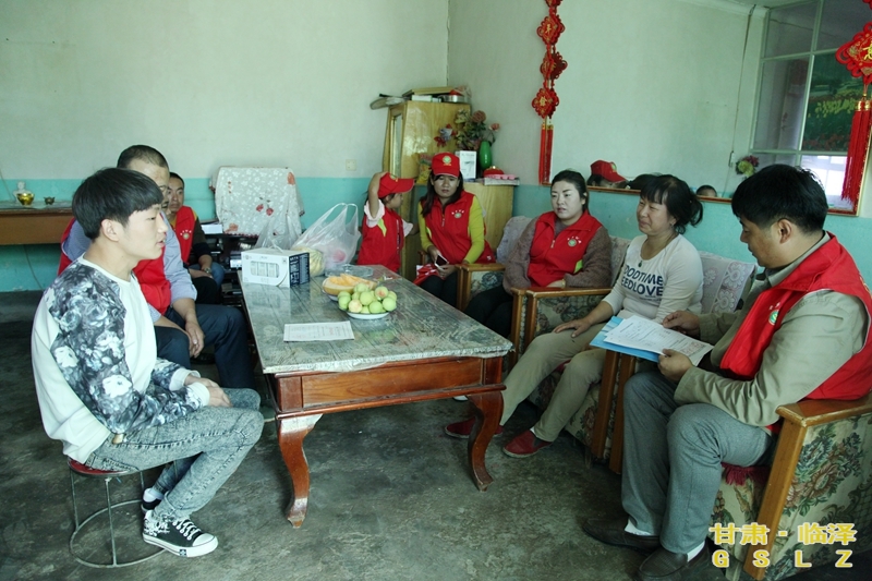 善行善举温暖人心,善行义举关爱老人弘扬社会正能量