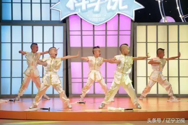 绑腿能把O型腿绑直？宝宝常见坐姿竟会影响骨骼发育？！