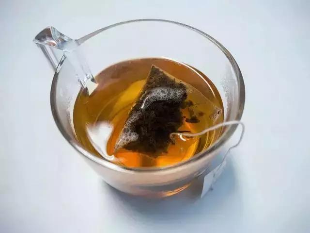 不安分女孩调制了一款不本分奶茶，你敢尝试吗？