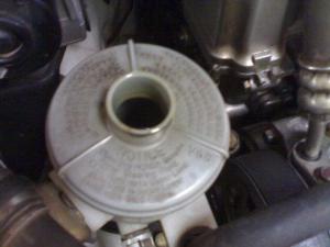 电子助力油多久更换一次,助力油少了是更换还是加