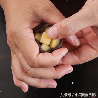 酥皮不酥怎么回事,蛋黄酥皮不松弛