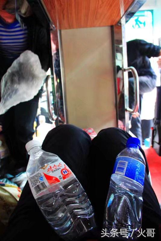 西藏林芝波密姑娘,路过林芝