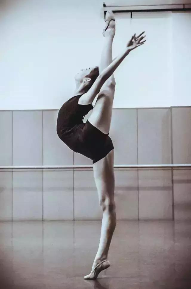 六个舞蹈学习方法,6个动作的舞蹈教学