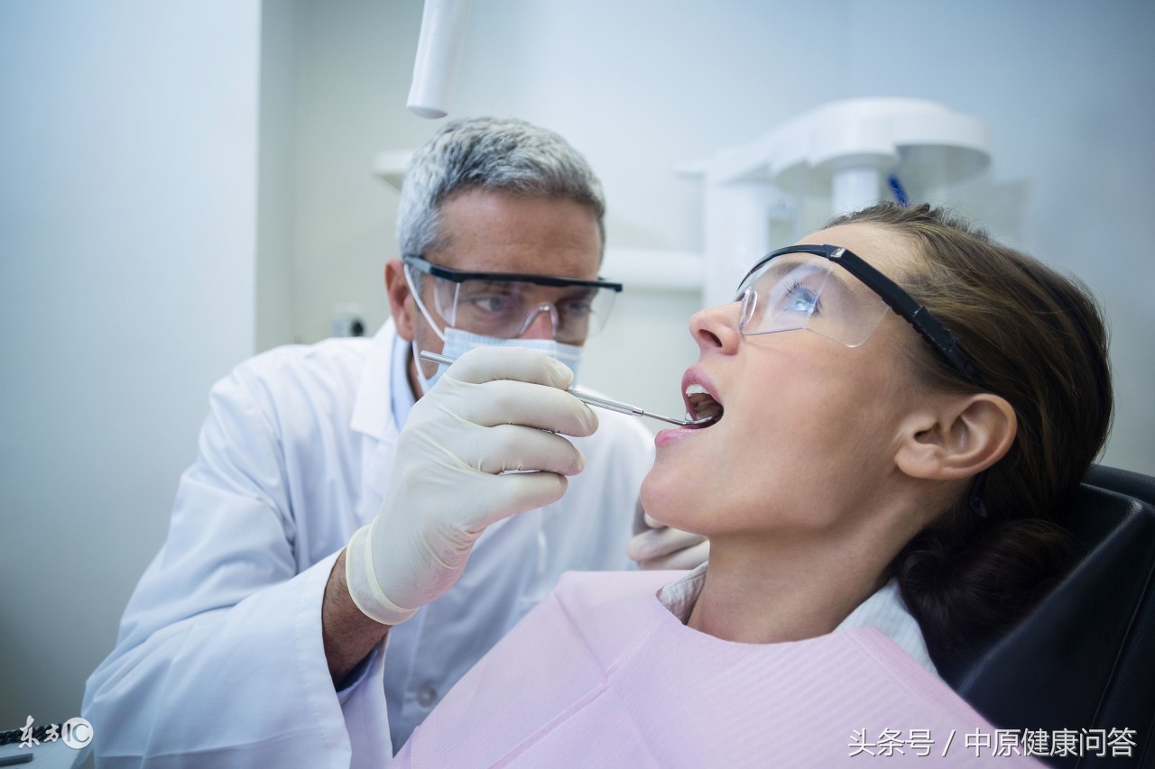 口腔下颌下腺结石症状,口腔内发现大量扁桃体结石