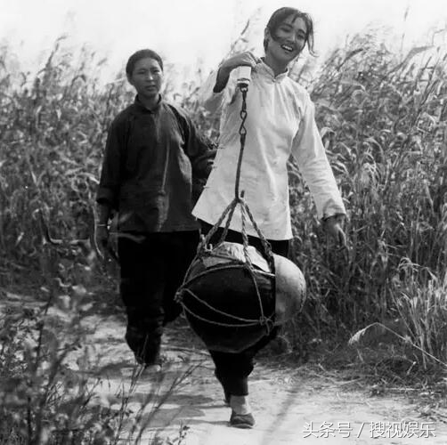 金童玉女难牵手再回首，细数张艺谋和巩俐合作的十大经典电影