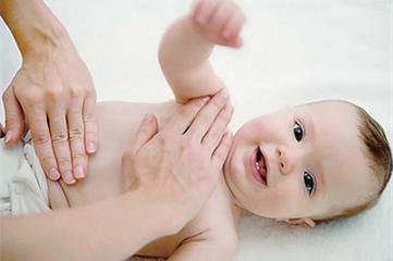 10天的新生儿肚子胀怎么办,新生儿吃多了肚子胀怎么办