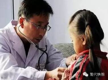 孩子吃重口味脸上斑会很明显,小孩吃什么容易脸上出现小黑点点