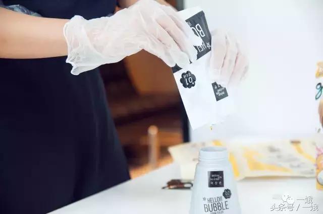 如何评价李宇春的先锋感时尚造型,李宇春怎么打扮都像中性人