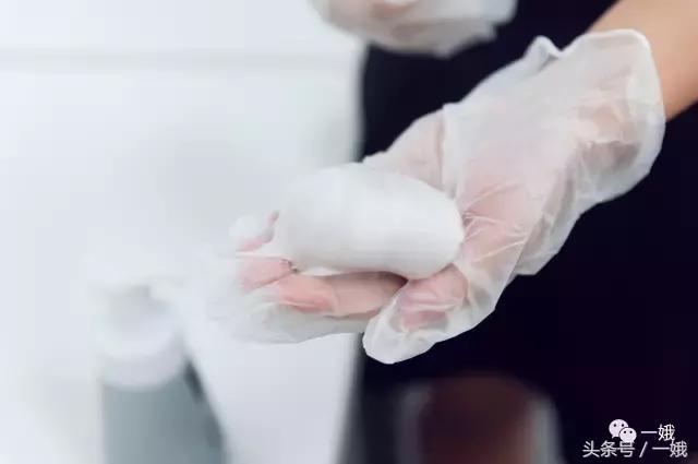 如何评价李宇春的先锋感时尚造型,李宇春怎么打扮都像中性人