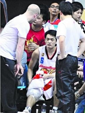 15岁获美媒盛赞，球探赞其中国首位世界级控卫，28岁便无奈退役