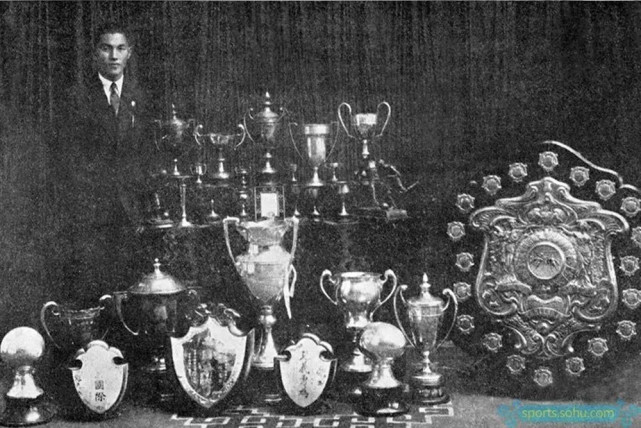 有史以来十大最伟大的足球运动员,近十年最伟大的足球运动员