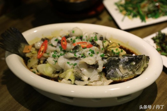 美女三亚之旅、疯狂购物、刷爆银行卡、