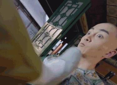 剧情已过半，主角领盒饭，反套路不断，《那年花开》的脑洞忒厉害