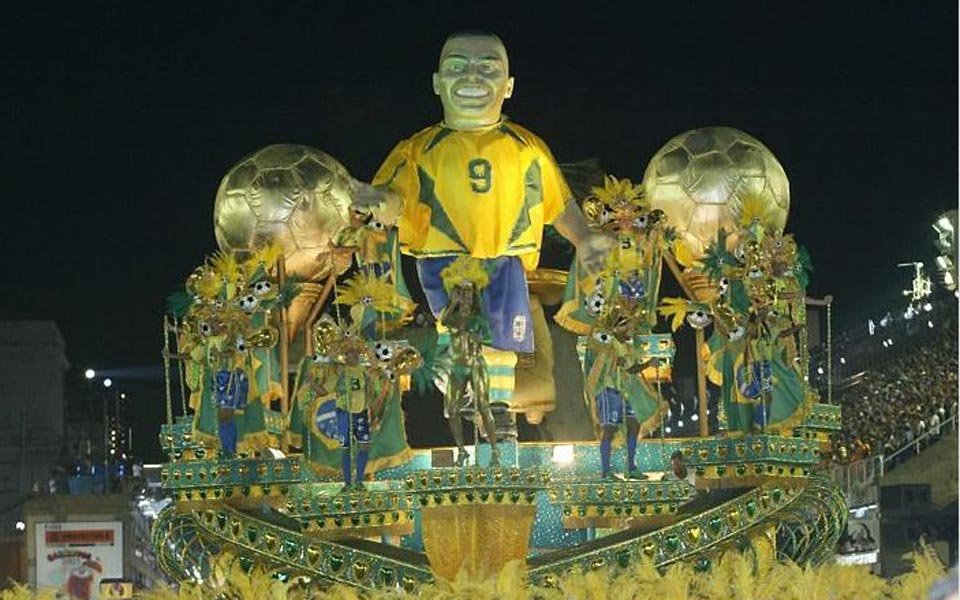 外星人罗纳尔多生涯残暴过人,外星人罗纳尔多生涯经典时刻