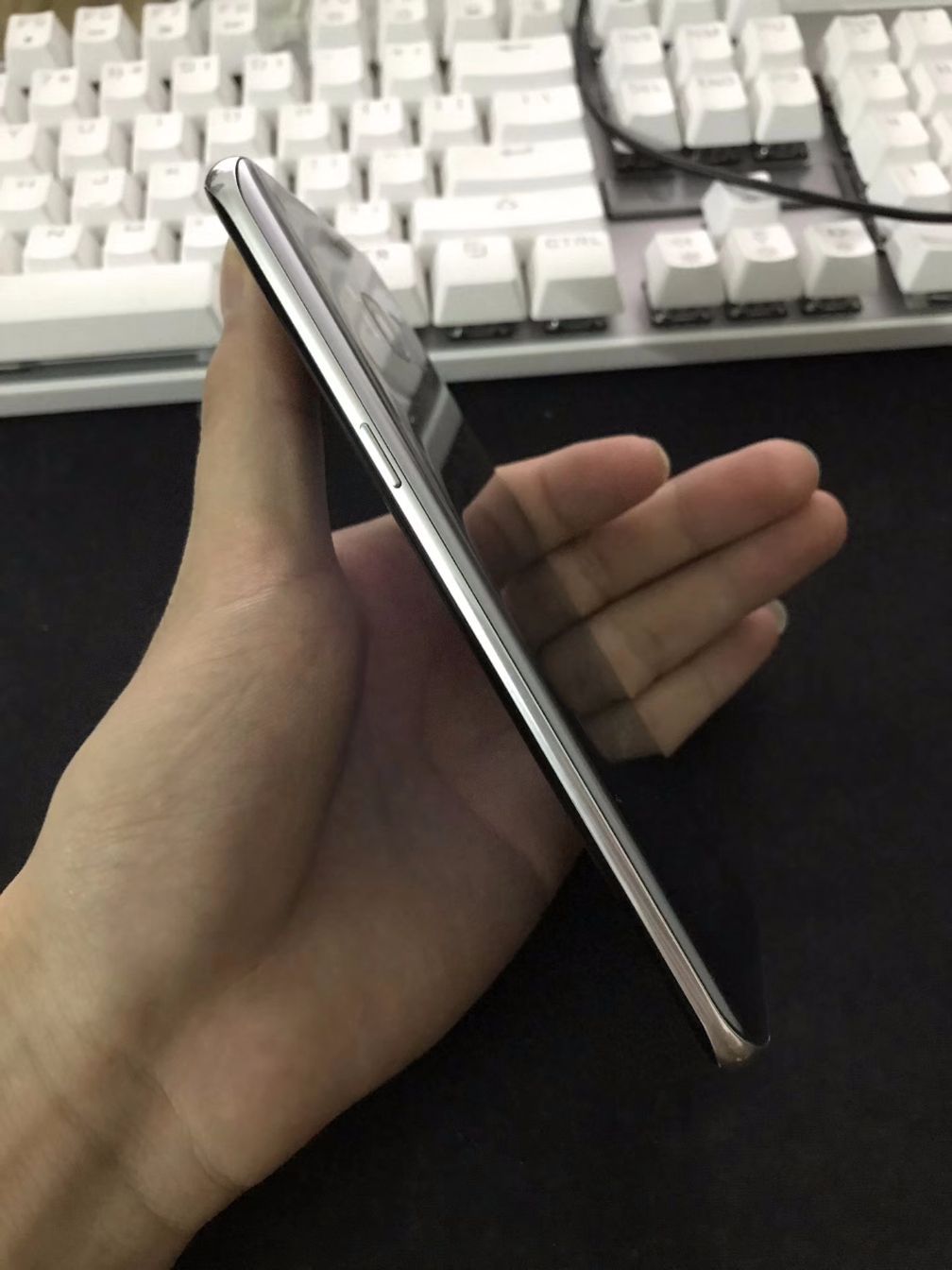 三星s8二手开箱,三星galaxys8二手还值得买吗