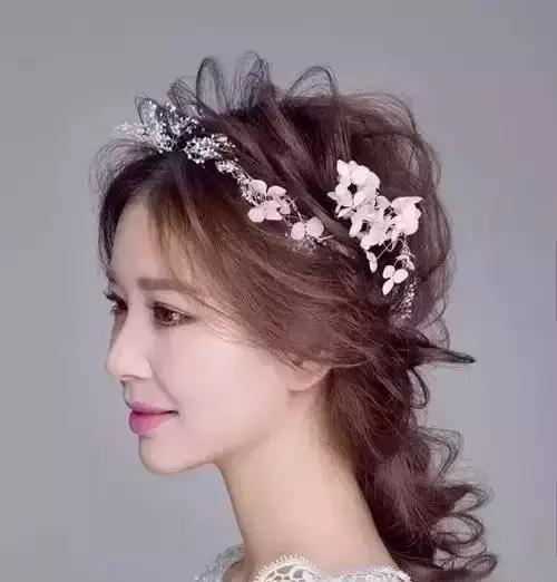 法式新娘的编发教程,新娘鱼骨辫抽丝编发教程