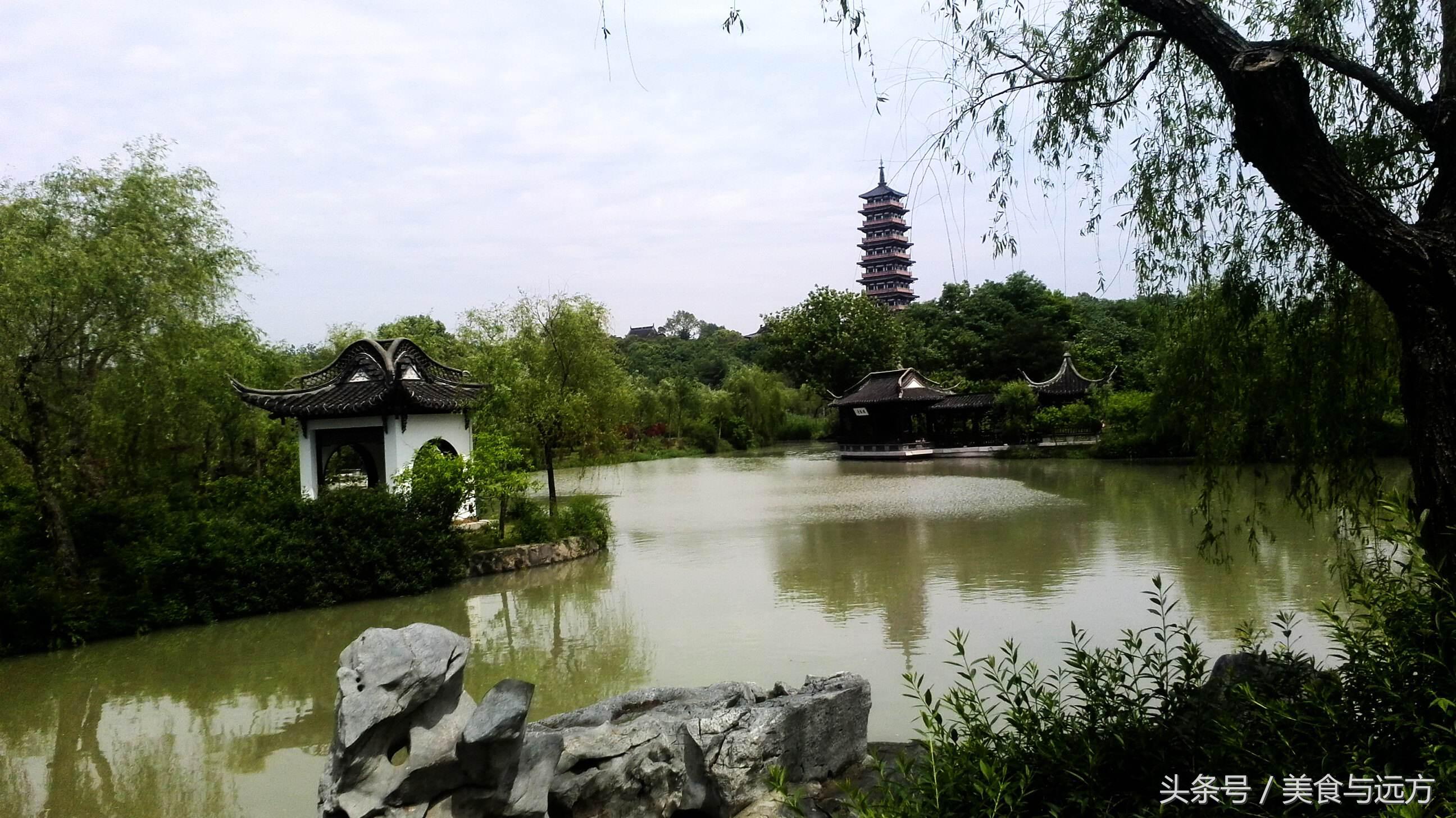 “早上皮包水，晚上水包皮”，说的是哪里