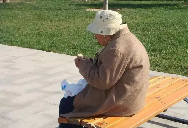 我和我的家人一起去环游北京,37岁的妈妈带着女儿环游北京