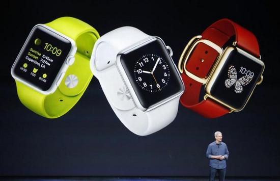 中国人不爱iPhone了?日本果粉排长队购买,拿到新机后欢呼雀跃!