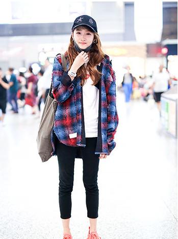 韩版宽松粉色外套搭配,韩版修身外套如何穿