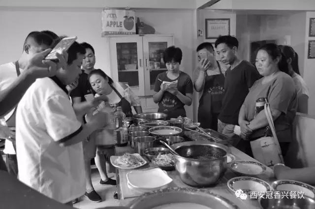 想开个凉皮肉夹馍的店怎么学习,开家米线凉皮肉夹馍店利润