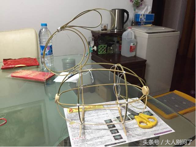 怎么用红包做中秋节兔子灯笼,幼儿园中秋节灯笼手工兔子