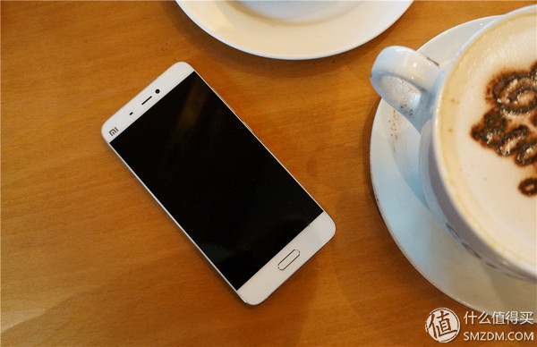 年轻人第一部旗舰机,年轻人的第一台手机小米